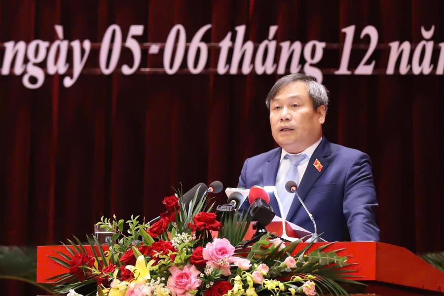 Ông Vũ Đại Thắng, Ủy viên Trung ương Đảng, Bí thư Tỉnh ủy Quảng Ninh phát biểu chỉ đạo tại kỳ họp.