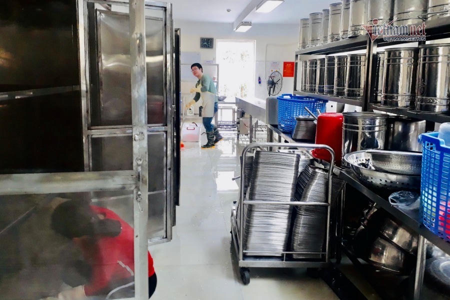 Trường Tiểu học Xuân Phương sẵn sàng tổ chức ăn bán trú khi học sinh trở lại.