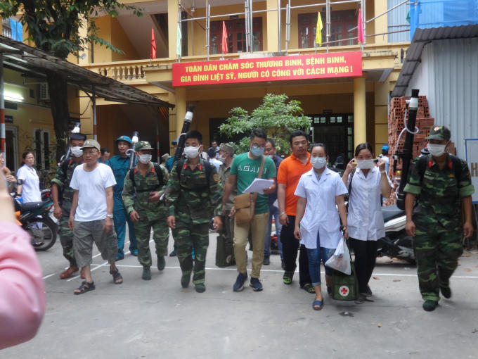 Mỗi tổ công tác gồm các đơn vị như: Nhân viên y tế, Tổ trưởng tổ dân phố, quân đội, dân quân tự vệ, công nhân…