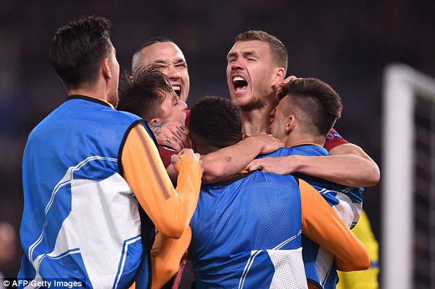 Dzeko đã ghi bàn thắng quý giá cho AS Roma. (Ảnh: AFP/Getty Images)