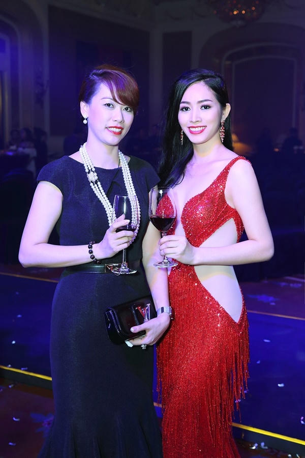 Tân quán quân Diễn viên điện ảnh triển vọng 2016 hút hồn mọi ánh nhìn với dạ hội quyến rũ