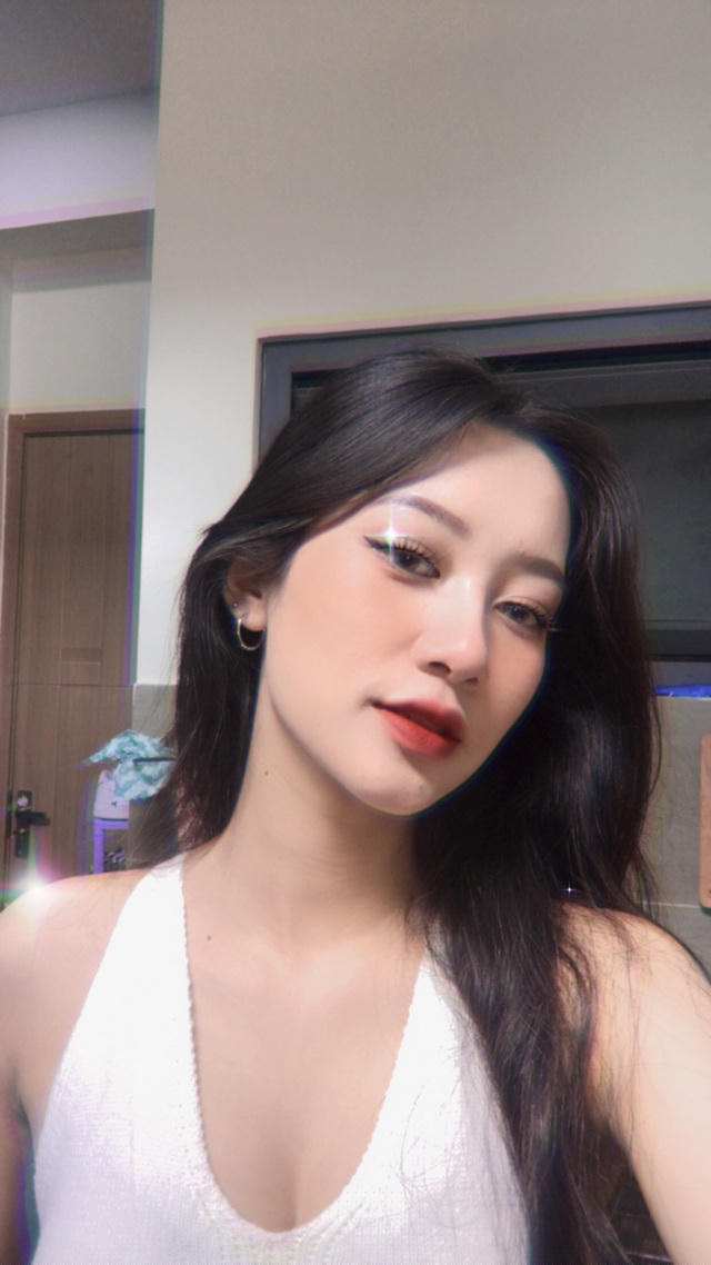 Đồng thời, Mai luôn biết cách để khiến vẻ ngoài cuốn hút hơn.