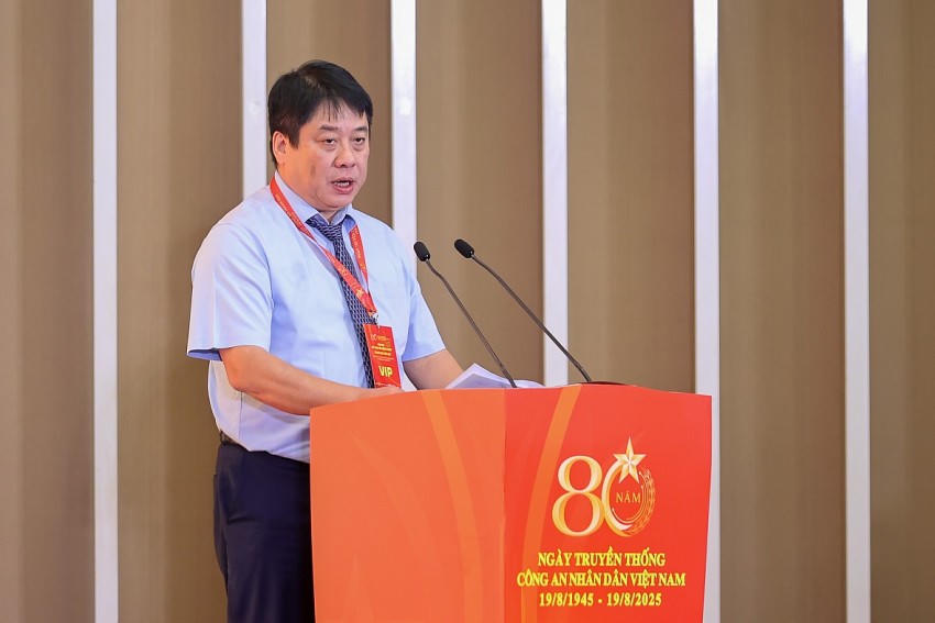 Tổng Giám đốc Tập đoàn Điện lực Việt Nam Nguyễn Anh Tuấn trình bày tham luận tại diễn đàn. Ảnh: VGP