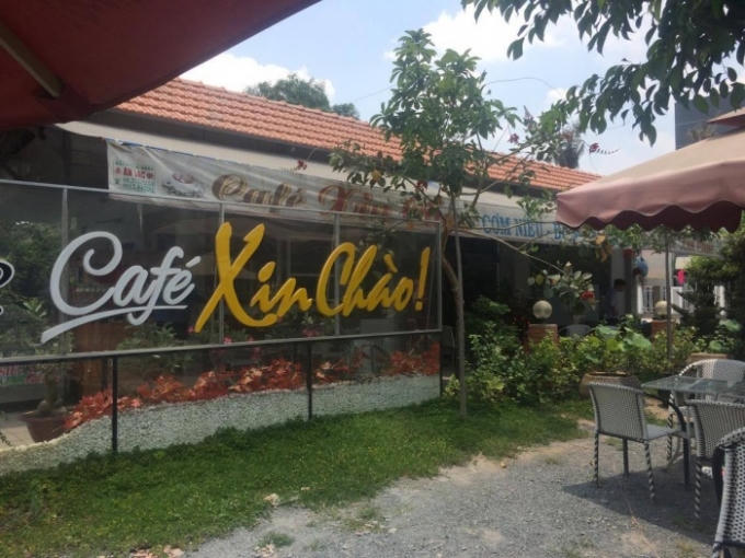 Quán cà phê Xin chào.