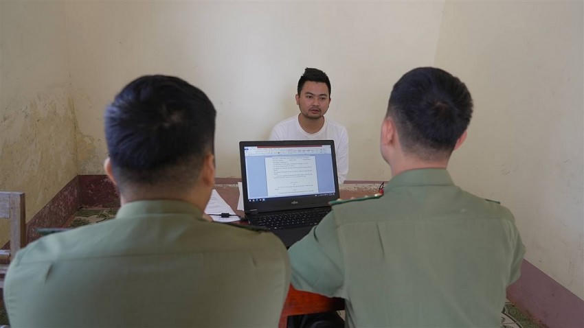 Đối tượng Bùi Trung Kiên tại cơ quan Công an. (Ảnh: Công an tỉnh Cao Bằng).