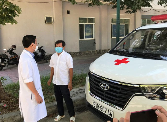 ong-doan-ngoc-hai-cho-benh-nhan-ngheo-o-bv-ung-buou-da-nang-2-1599896134275