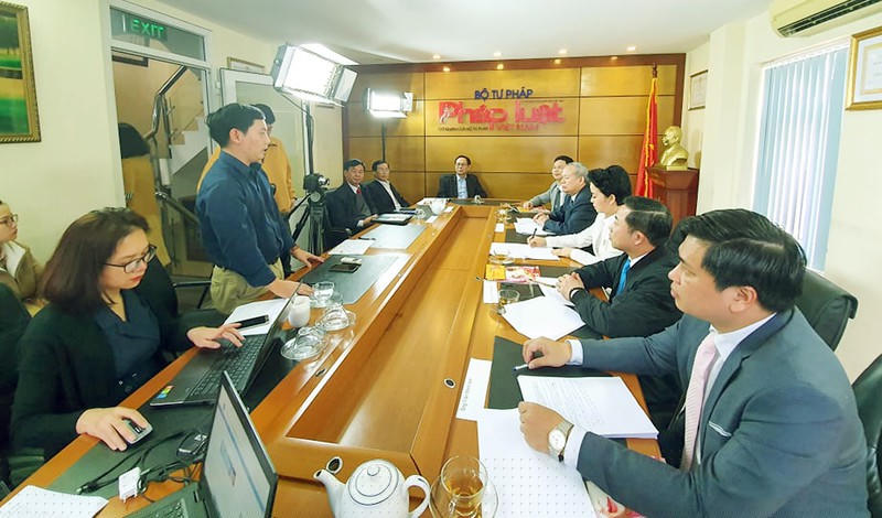 Phó tổng biên tập Trần Đức Vinh phát biểu tại Tọa đàm.