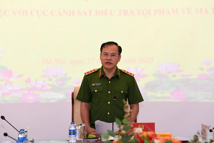 Thứ trưởng Bộ Công an, Thượng tướng Nguyễn Văn Long phát biểu chỉ đạo tại buổi làm việc.