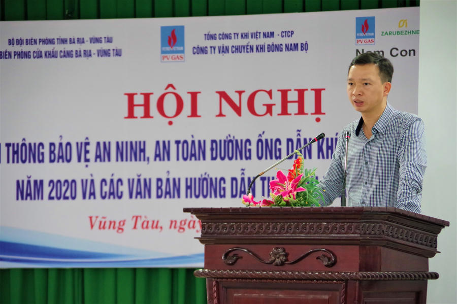H2 Pho Giam doc Cong ty van chuyen khi DNB phat bieu
