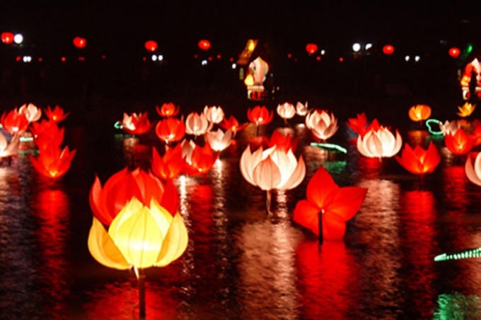 Ý nghĩa ngày lễ Vu lan là báo ân cha mẹ, đồng thời cũng là dịp tìm về nguồn cội.