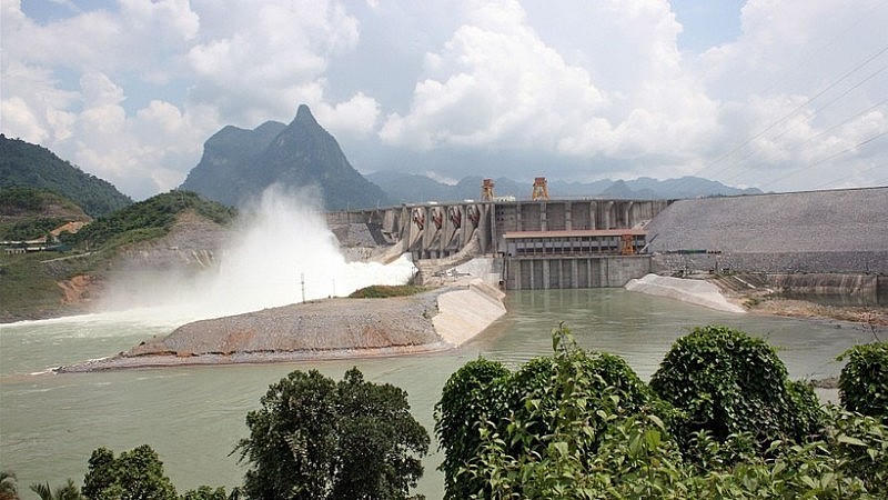 Ngày 29/6, Công ty Thủy điện Tuyên Quang tiếp tục mở hai cửa xả đáy.