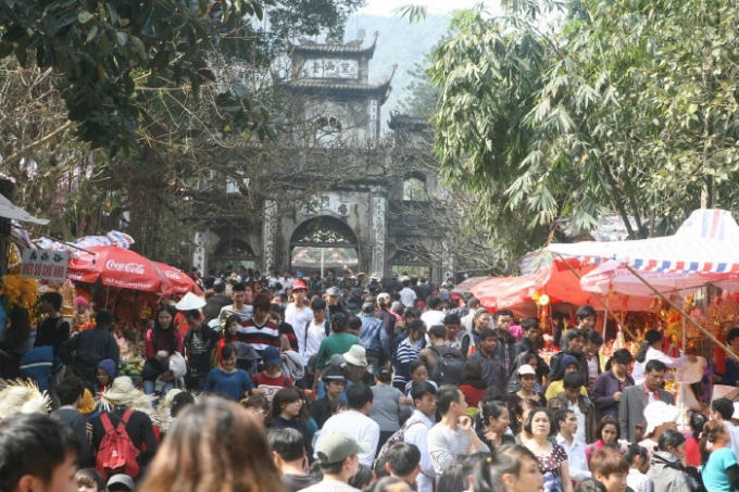 Các hoạt động tín ngưỡng, tâm linh đã sãn sàng phục vụ phật tử về chiêm bái tại lễ hội Chùa Hương. Ảnh: Internet