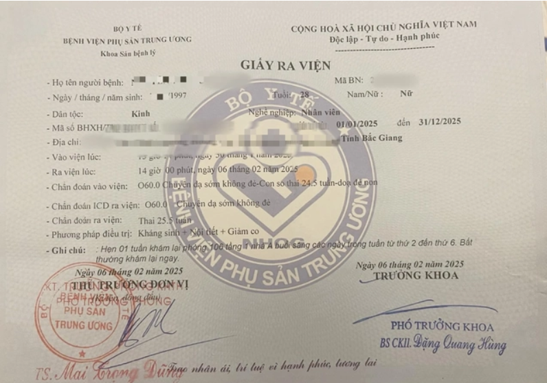 Giấy ra viện của sản phụ.