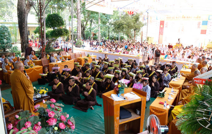 Nghe những lời chia sẻ về lễ Vu lan.