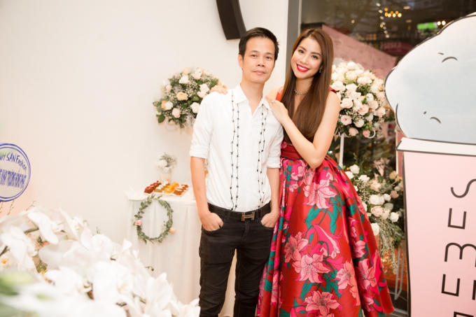 Dàn sao “khủng” chúc mừng Phạm Hương lần đầu “lấn sân” kinh doanh