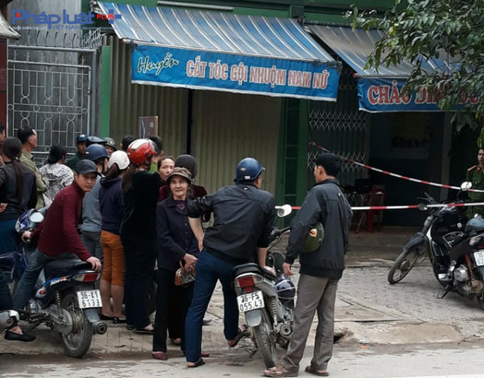 Hiện trường xảy ra vụ chồng giết vợ rồi treo cổ tự sát.