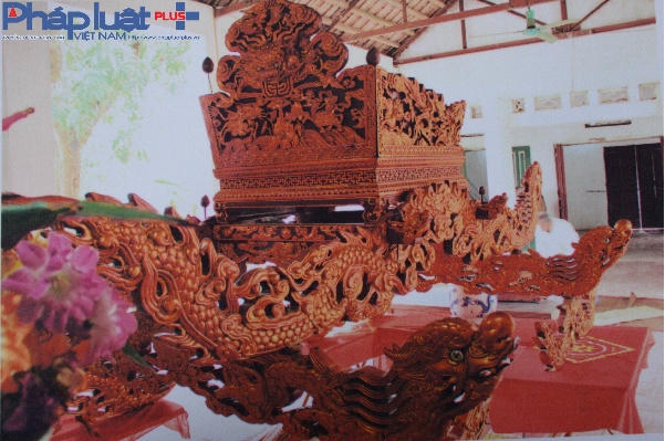 Kiệu làng đẹp từng góc độ.