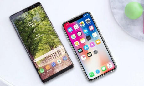 Màn hình của Galaxy Note 8 có độ phân giải cao hơn.