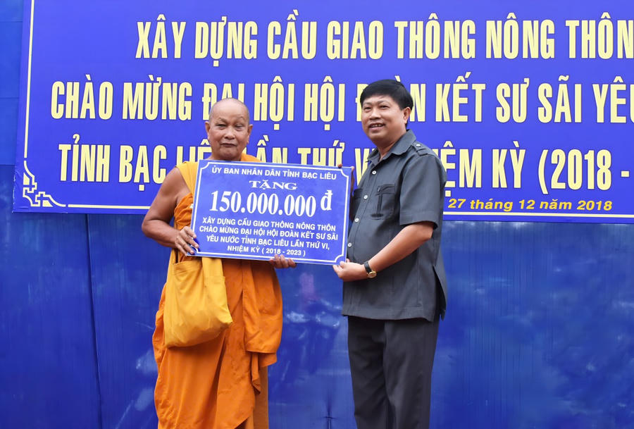 Hòa thượng Lý Sa Mouth đã vận động các cấp, các ngành tỉnh Bạc Liêu… nhiều công trình giao thông nông thôn tại địa phương.