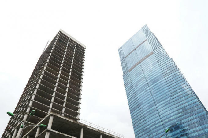 Tháp văn phòng nghìn tỷ bỏ hoang