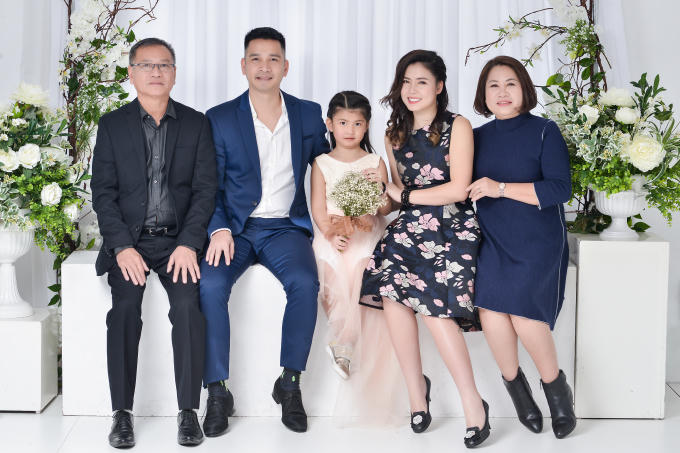 Ngọc Hiền viên mãn bên chồng và hai con