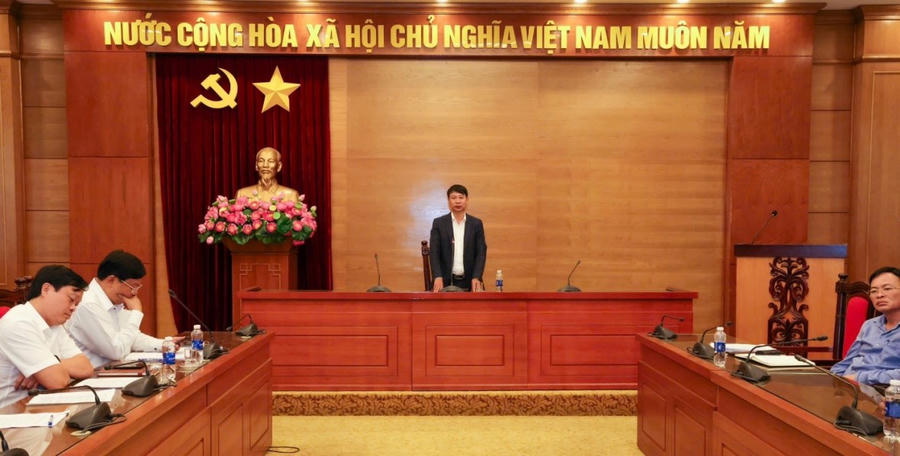 Quang cảnh buổi làm việc.