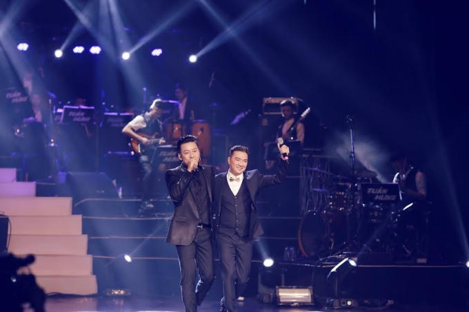 Song Hưng được khán giả chào đón nồng nhiệt.