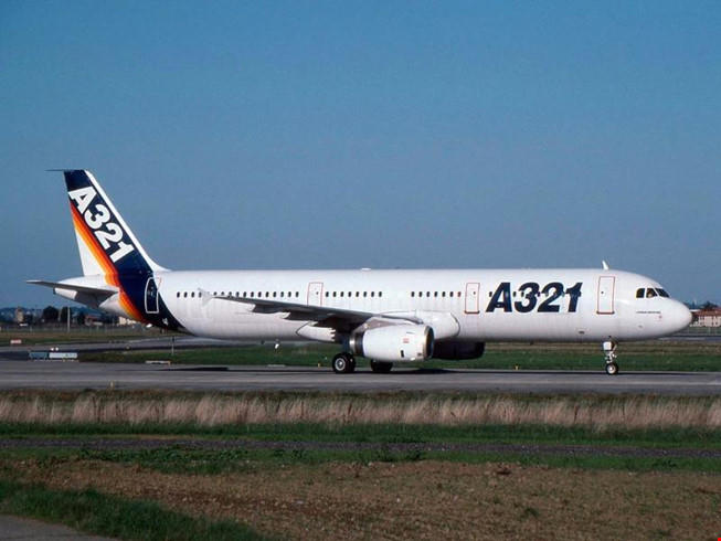 Máy bay Airbus mang mã hiệu A321.