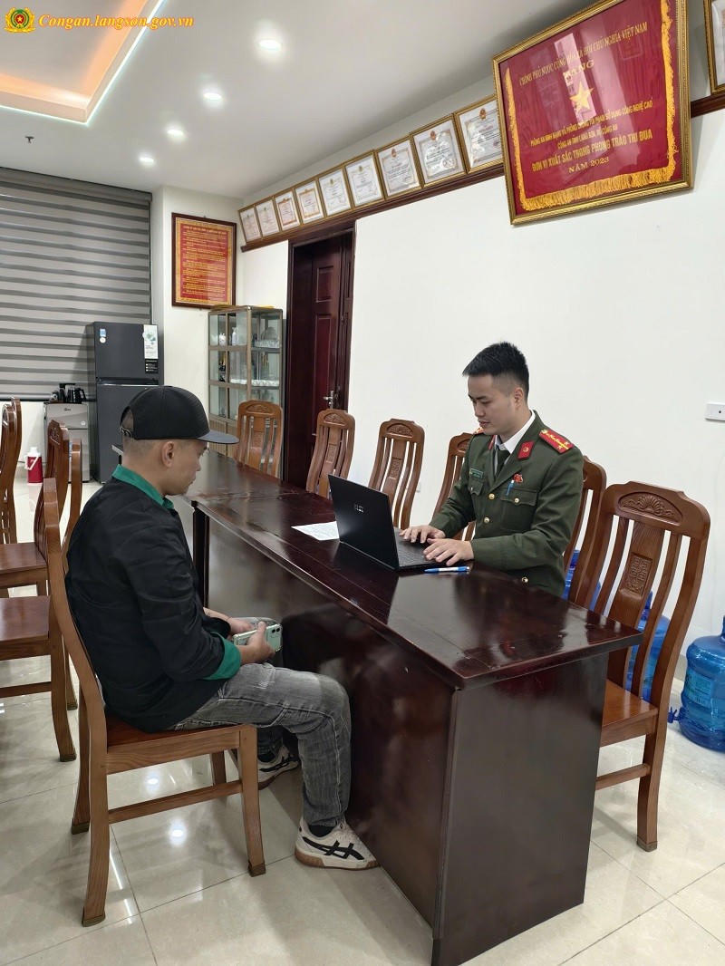 Đăng tải thông tin xúc phạm lực lượng Công an, ông H.T.H bị phạt 7,5 triệu đồng.