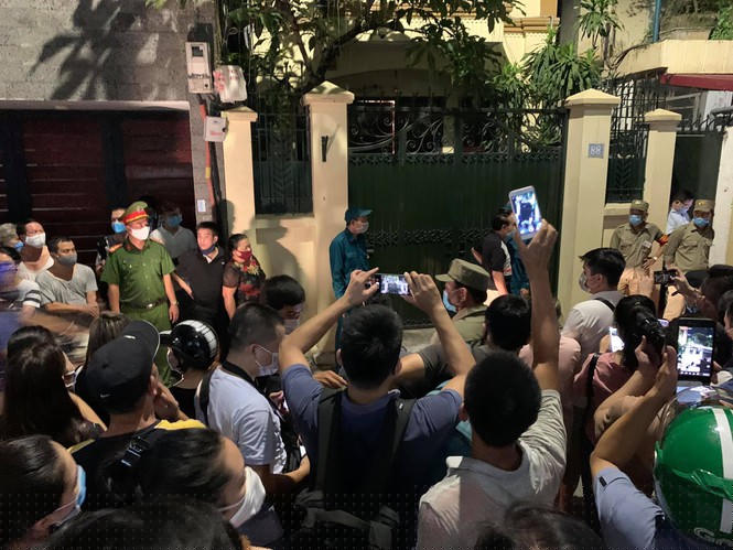 Khám xét nhà riêng, nơi làm việc của Chủ tịch Hà Nội Nguyễn Đức Chung - ảnh 6