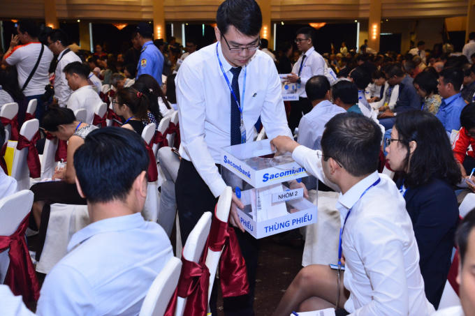 Cổ đông bỏ phiếu bầu Hội đồng quản trị và Ban kiểm soát nhiệm kỳ 2017-2021