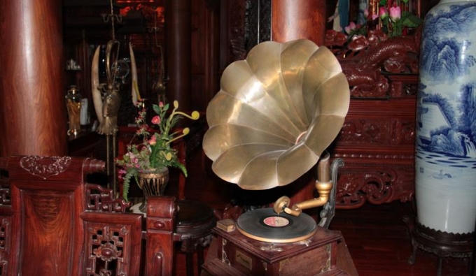 Chiếc máy nghe nhạc cổ xưa.