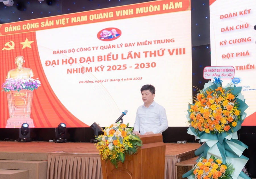 Ông Nguyễn Công Long - Phó Bí thư Đảng ủy, Tổng giám đốc Tổng công ty (VATM) phát biểu chỉ đạo Đại hội.