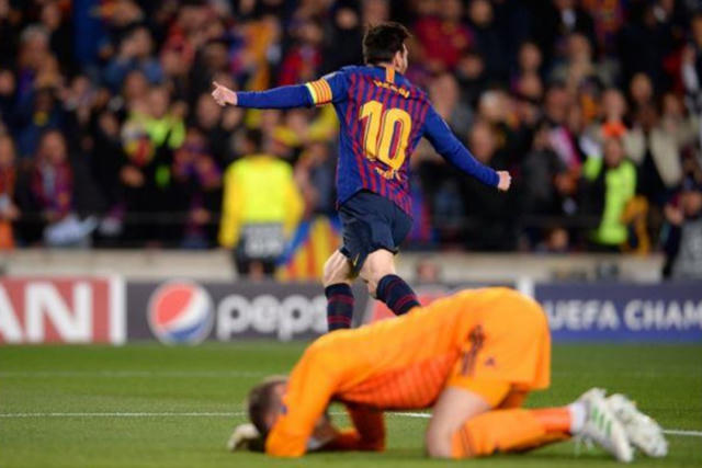 Nỗi thất vọng của De Gea khi Messi nâng tỷ số lên 2-0