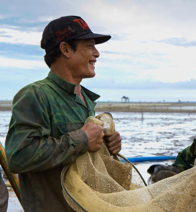 Nụ cười người l&agrave;m ngao.