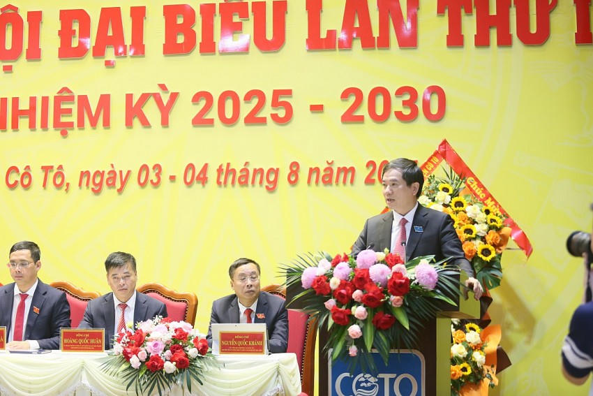 Phó Bí thư Tỉnh ủy Quảng Ninh Vũ Quyết Tiến phát biểu chỉ đạo tại Đại hội.