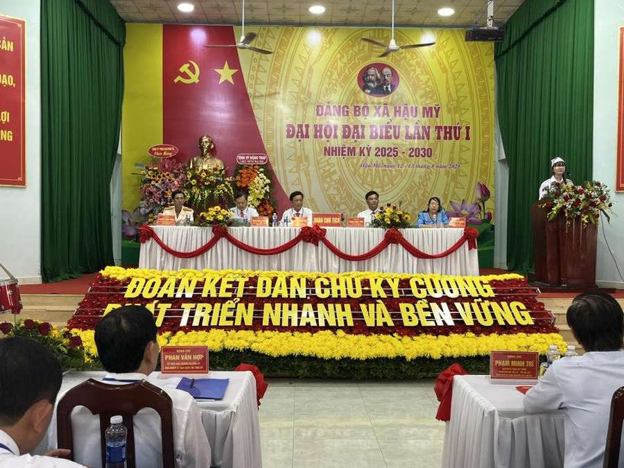 Đoàn Chủ tịch Đại hội Đại biểu xã Hậu Mỹ lần thứ I