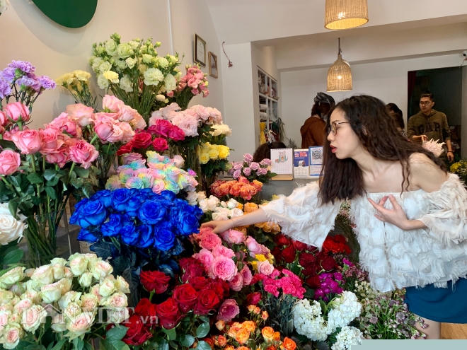 thi truong qua tang 8/3: gia hoa giam manh khach van thua thot vi covid-19 hinh anh 6