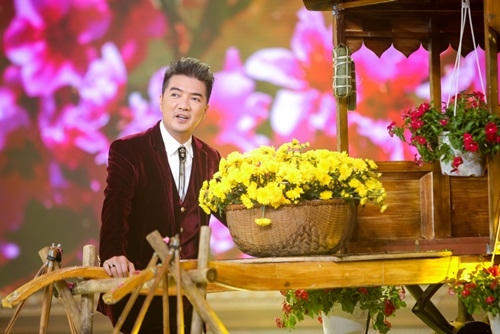 Ca khúc khiến Đàm Vĩnh Hưng nhớ về lần đầu đón Tết không có bố mẹ.