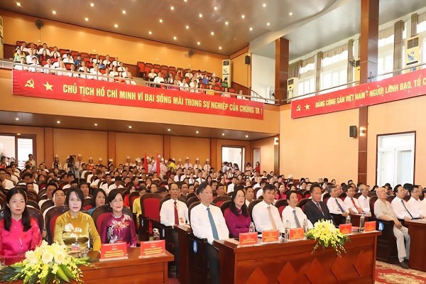 Các đại biểu dự đại hội.