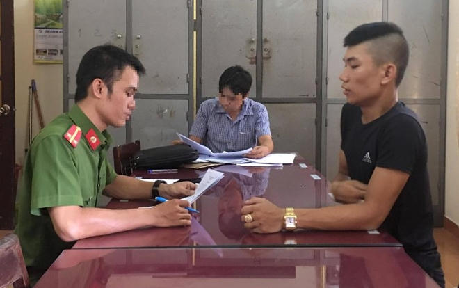 Các đối tượng tại cơ quan Công an.