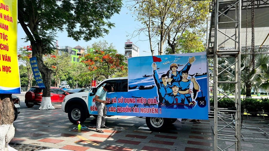 Xe tuyên truyền cổ động