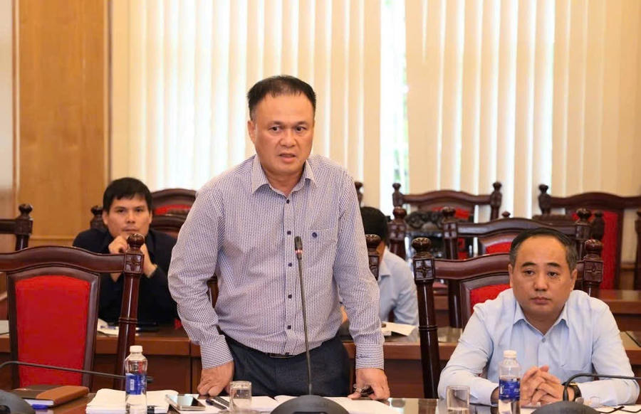 Đại diện lãnh đạo Sở Giáo dục và Đào tạo báo cáo tại buổi làm việc.