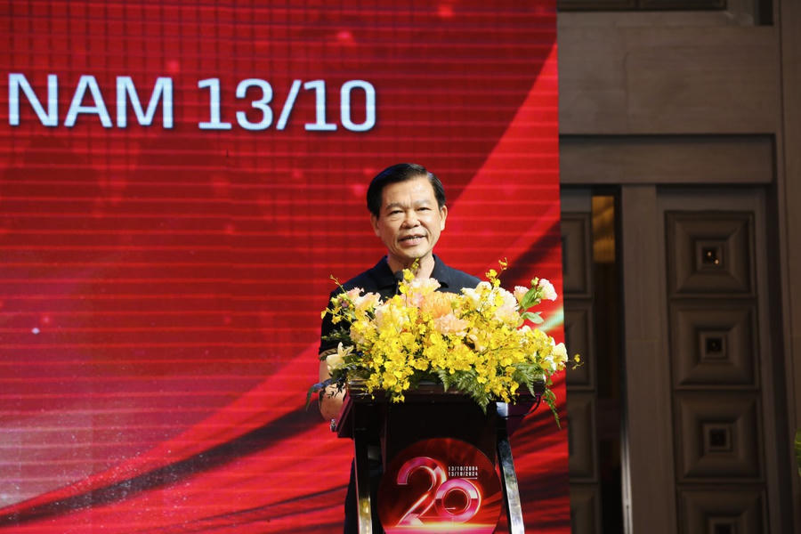Bí thư Tỉnh uỷ Đồng Nai Nguyễn Hồng Lĩnh phát biểu tại buổi họp mặt.