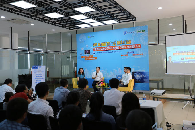 Ban tổ chức Giải thưởng Nhân tài Đất Việt 2017 giao lưu cộng đồng khởi nghiệp Đà Nẵng.