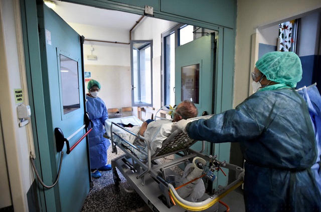 Italia được cho là đã qua đỉnh dịch Covid-19. (Ảnh minh họa: Reuters)