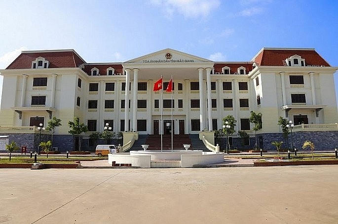 TAND tỉnh Bắc Giang đang xét xử vụ án "Lừa đảo chiếm đoạt tài sản".