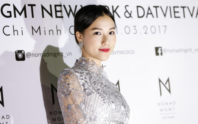 Chi Pu, Hoàng Oanh đọ dáng cùng siêu mẫu Coco Rocha