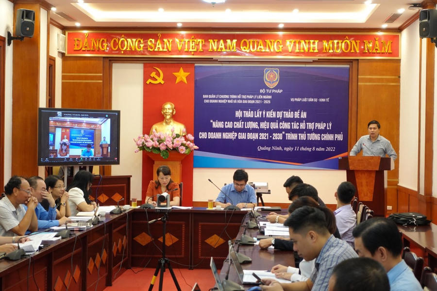 Chuyển giao nhiệm vụ hỗ trợ pháp lý cho doanh nghiệp nhỏ và vừa cho Cục Phổ biến, giáo dục pháp luật. (Ảnh minh họa: VGP)