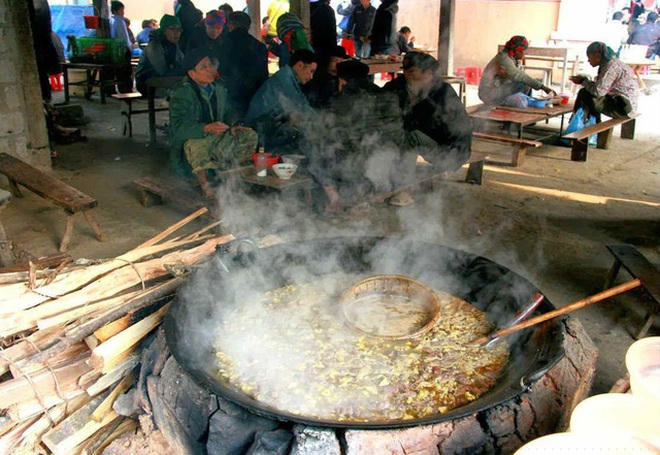 Thắng cố Đồng Văn không chỉ độc đáo ở phần nguyên liệu mà còn hấp dẫn ở hương vị.